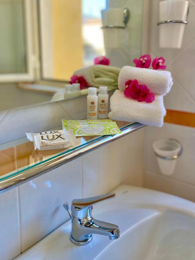 Hotel Sylesia Letojanni Bagian luar foto