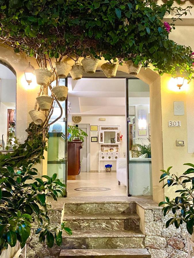 Hotel Sylesia Letojanni Bagian luar foto