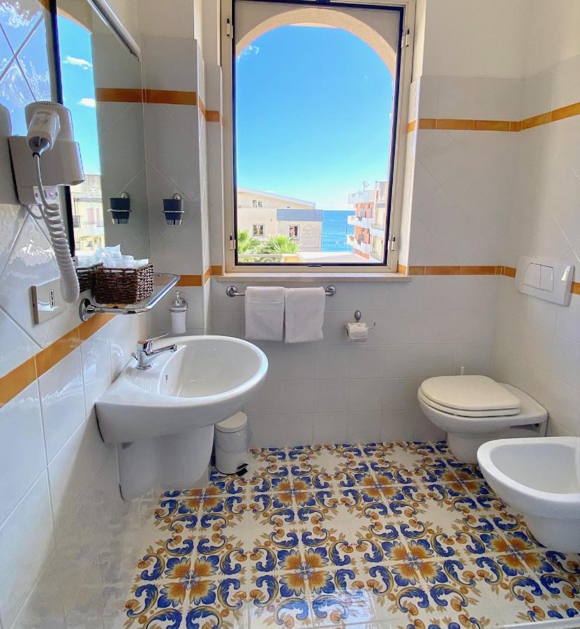 Hotel Sylesia Letojanni Bagian luar foto
