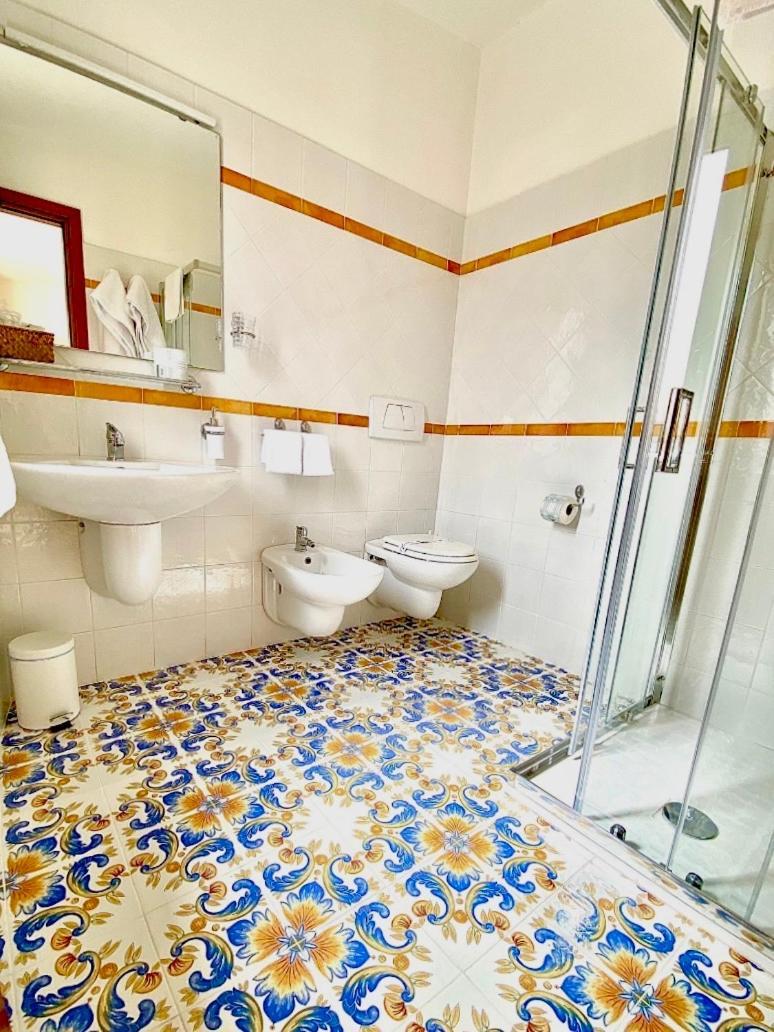 Hotel Sylesia Letojanni Bagian luar foto