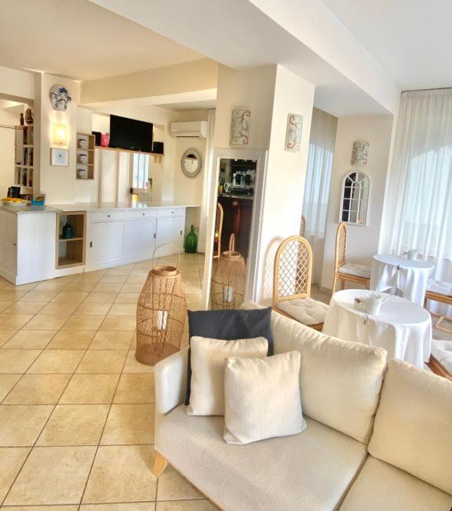 Hotel Sylesia Letojanni Bagian luar foto