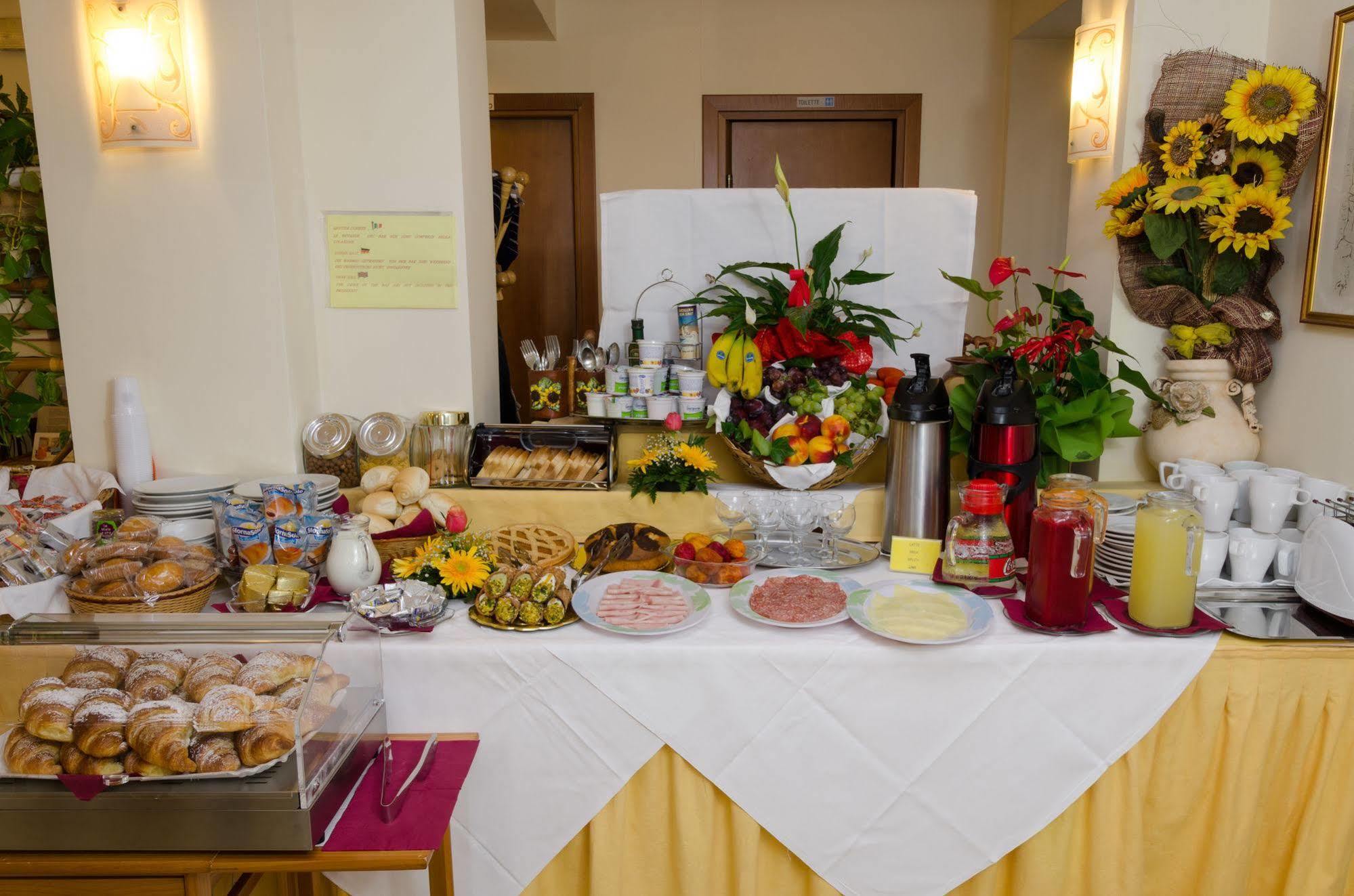 Hotel Sylesia Letojanni Bagian luar foto