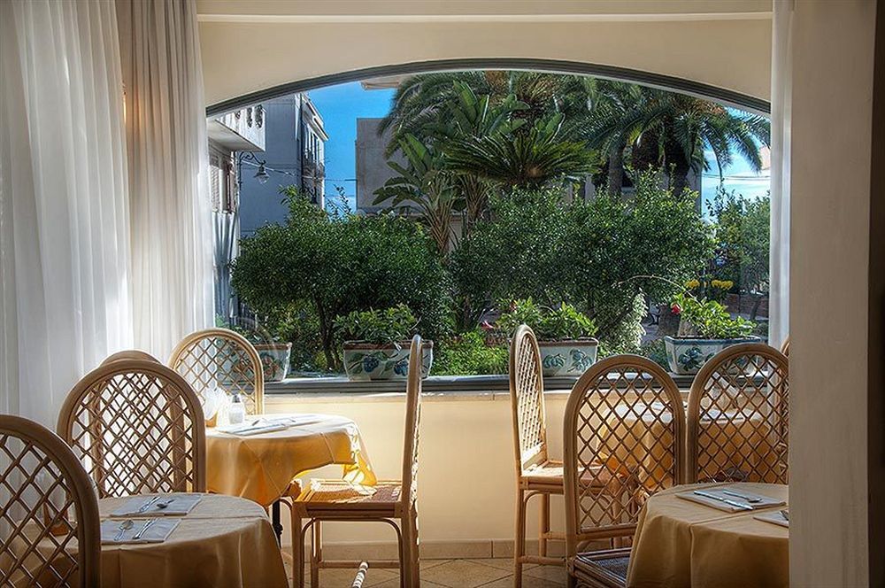 Hotel Sylesia Letojanni Bagian luar foto
