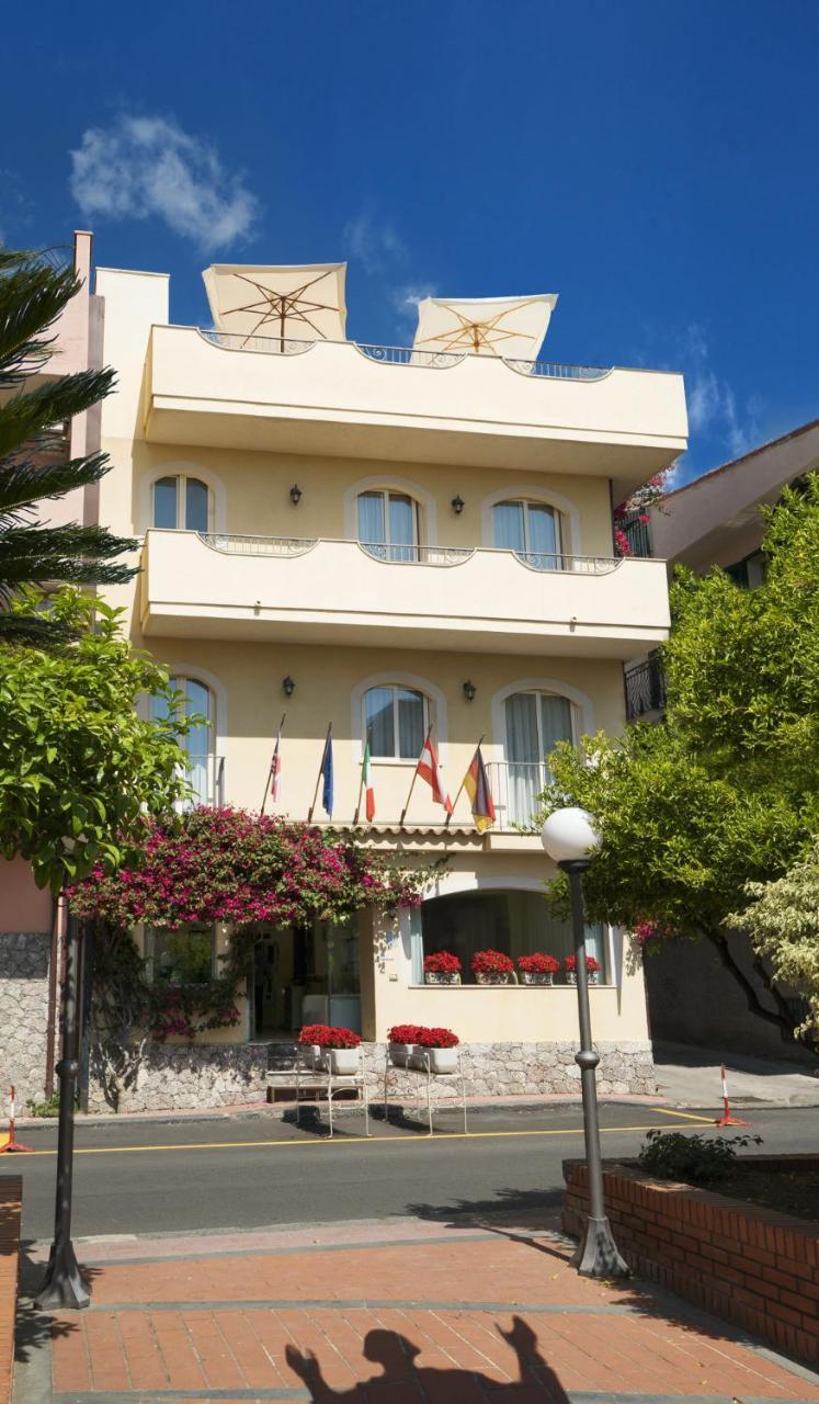 Hotel Sylesia Letojanni Bagian luar foto